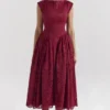 Debutante Berry Lace rugloze midi-jurk