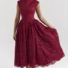 Debutante Berry Lace rugloze midi-jurk