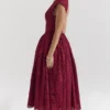 Debutante Berry Lace rugloze midi-jurk