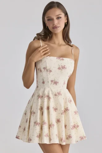 Dolly ivoorkleurige vintage rozenprint katoenen uitlopende mini-zomerjurk