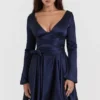 Dominique marineblauwe mini-jurk met diep decolleté