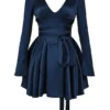 Dominique marineblauwe mini-jurk met diep decolleté