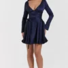 Dominique marineblauwe mini-jurk met diep decolleté