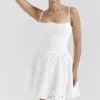 Elara witte mini-jurk met broderie anglaise
