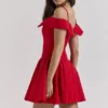 Elida Scarlet mini-jurk met blote schouders