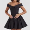Elida zwarte mini-jurk met blote schouders