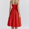 Elizabeth Italiaanse Tomato strapless midi-zomerjurk
