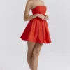Emmanuela Italiaanse tomatenkleurige strapless geplooide mini-jurk