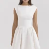 Enchant witte mini-jurk met open rug