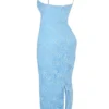Eva Toscaans blauwe maxi-jurk met geborduurde bloemen