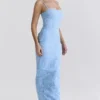 Eva Toscaans blauwe maxi-jurk met geborduurde bloemen