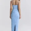 Eva Toscaans blauwe maxi-jurk met geborduurde bloemen
