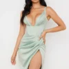 Faye pistachekleurige satijnen midi-jurk met korsetten