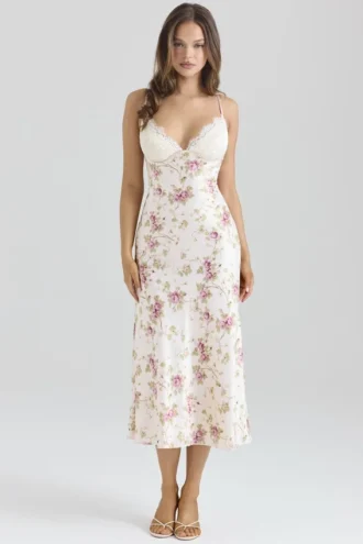 Felicity ivoorkleurige midi-jurk met bloemenprint en schuine snit