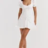 Hameda witte mini-jurk met pofmouwen
