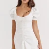 Hameda witte mini-jurk met pofmouwen