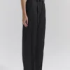 Hayden Zwarte getailleerde broek met wijde pijpen en hoge taille