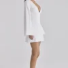 Isha witte katoenen mini-jurk met klokmouwen