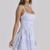 Isla Bluebell mini-zomerjurk met geschulpte kant en broderie anglaise