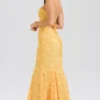 Joan Apricot maxi-jurk met vetersluiting aan de achterkant