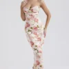 Josefina roze maxi-jurk van satijn met pioenrozenprint