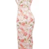 Josefina roze maxi-jurk van satijn met pioenrozenprint