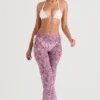 Keala Violet bloemenbroek met uitsnijdingen