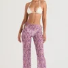 Keala Violet bloemenbroek met uitsnijdingen