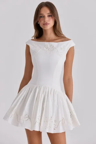 Lauren witte katoenen mini-jurk met broderie anglaise en boothals