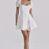 Lavina Witte mini-jurk op maat met kant + katoen en broderie anglaise