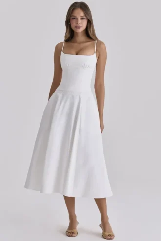 Liora witte katoenen midi-zomerjurk met broderie anglaise-rand