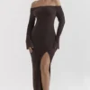 Lucena Espresso gebreide off-shoulder jurk