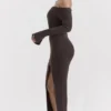 Lucena Espresso gebreide off-shoulder jurk