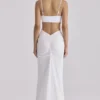 Lyra witte katoenen maxi-rok met V-rug en drapering