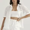 Mae witte short met broderie anglaise