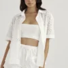 Mae witte short met broderie anglaise