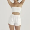 Mae witte short met broderie anglaise