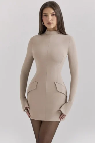 Mahalia Taupe mini-jurk met lange mouwen
