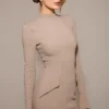 Mahalia Taupe mini-jurk met lange mouwen