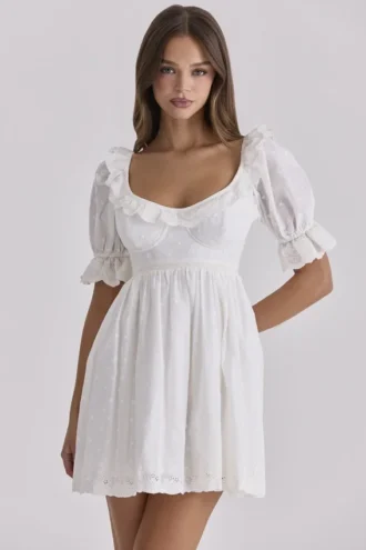 Maisie witte broderie anglaise Regency babydoll mini-jurk