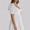 Maisie witte broderie anglaise Regency babydoll mini-jurk