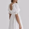 Maisie witte broderie anglaise Regency babydoll mini-jurk