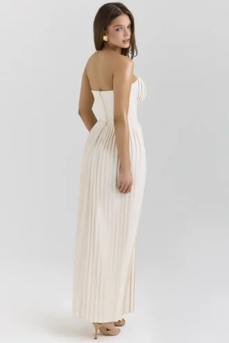 Marcella ivoorkleurige georgette maxi-jurk met plooien