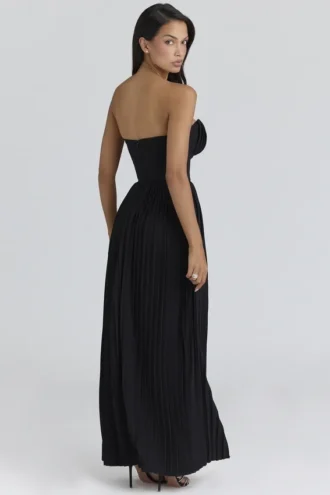 Marcella Zwarte Georgette Maxi-jurk met plooien
