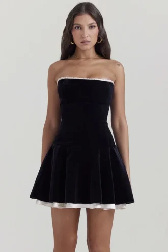 Marilla zwarte fluwelen strapless jurk