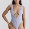 Martinique lavendelkleurig paisley-badpak met diepe hals