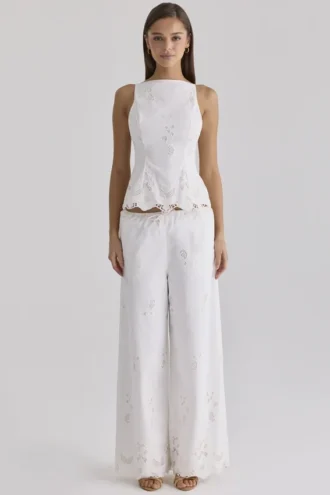 Mirea witte katoenen broek met brede pijpen en broderie anglaise