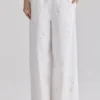 Mirea witte katoenen broek met brede pijpen en broderie anglaise