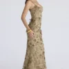 Naima Olive Bronze met de hand geborduurde corset maxi-jurk – Limited Edition