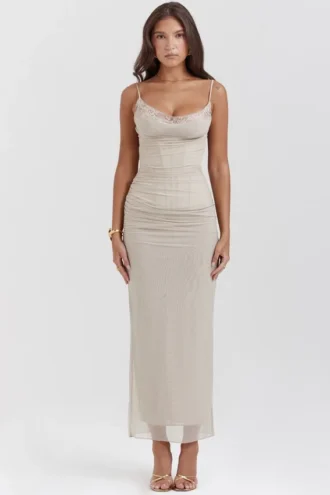 Nalini zandkleurige maxi-jurk van stretch mesh